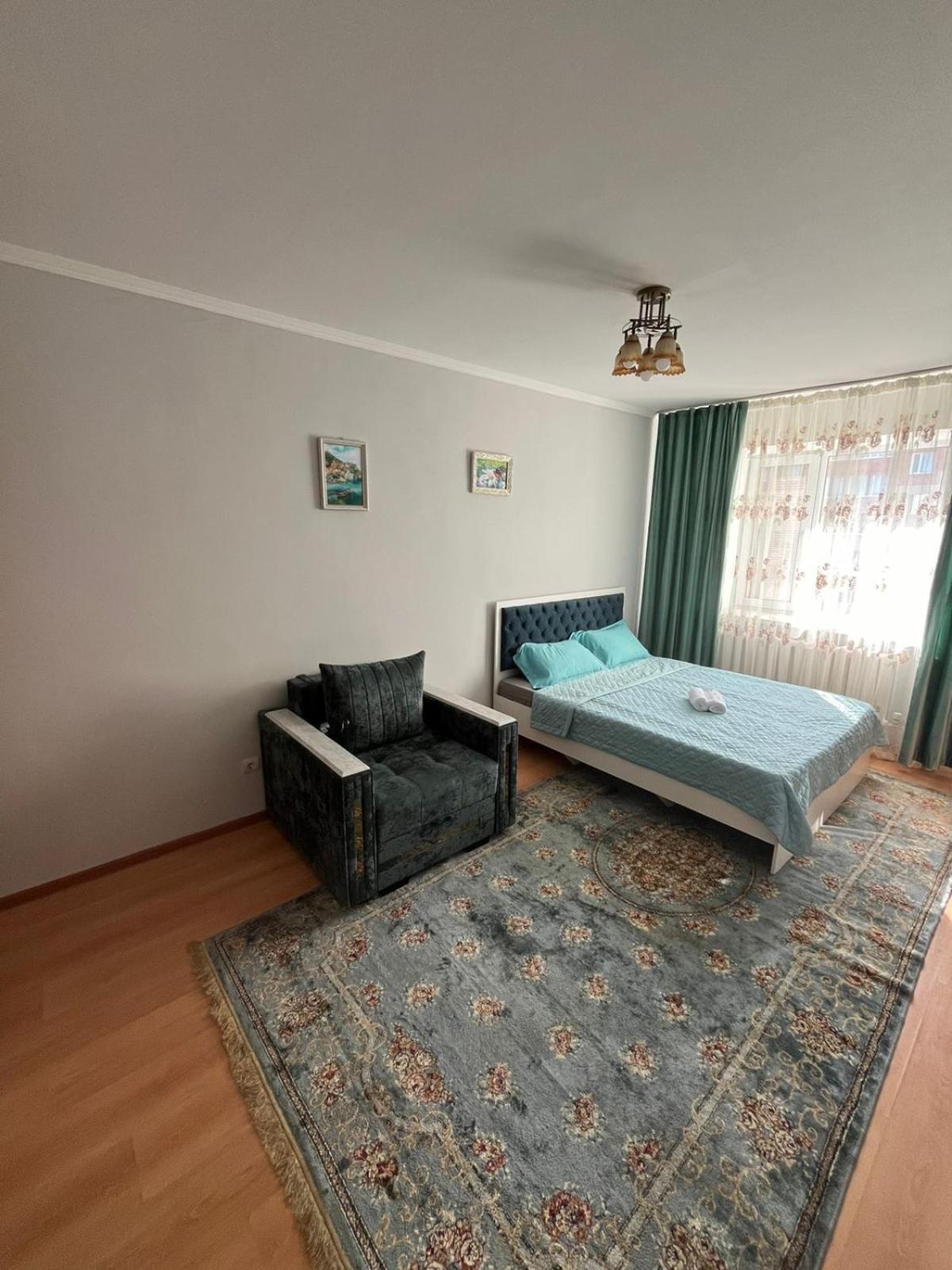 Cosy flat in the city center Taldykol エクステリア 写真